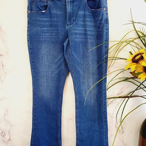 Chico's premium flare jeans - Picture 3 of 5